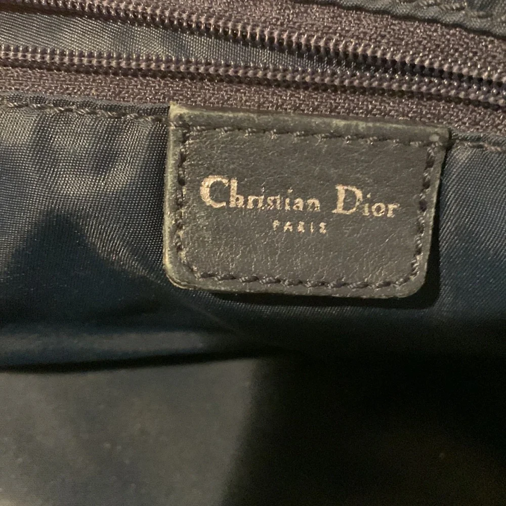***Sold****Christian Dior shoulder blue bag, some discoloration on top of zipper - Picture 5 of 12